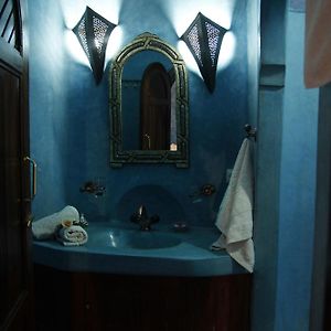 Camera tripla deluxe